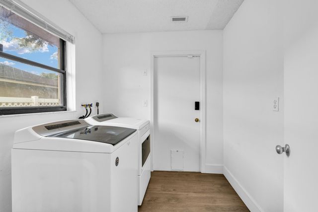 7014 NW 38th Manor, Coral Springs, FL 33065