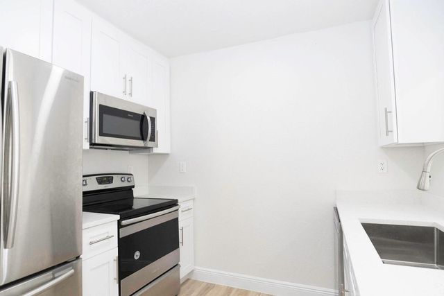 924 NW 11th Court, Fort Lauderdale, FL 33311