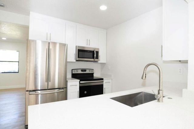 924 NW 11th Court, Fort Lauderdale, FL 33311