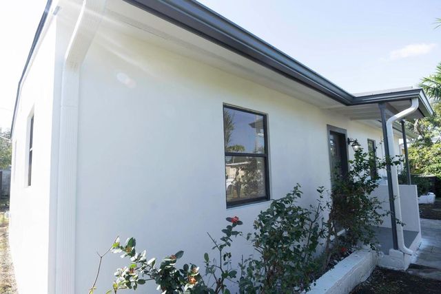 924 NW 11th Court, Fort Lauderdale, FL 33311