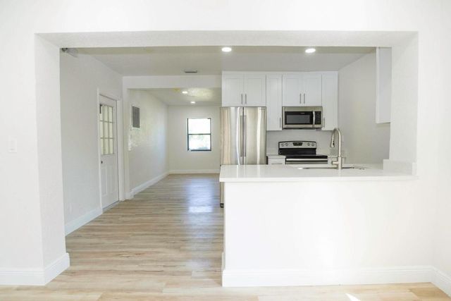 924 NW 11th Court, Fort Lauderdale, FL 33311