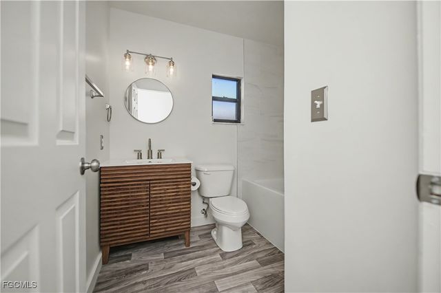 3709 SW 6th PL, Cape Coral, FL 33914