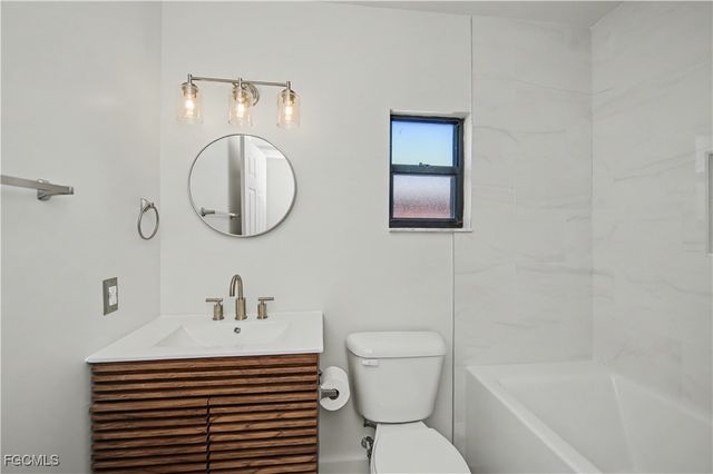 3709 SW 6th PL, Cape Coral, FL 33914