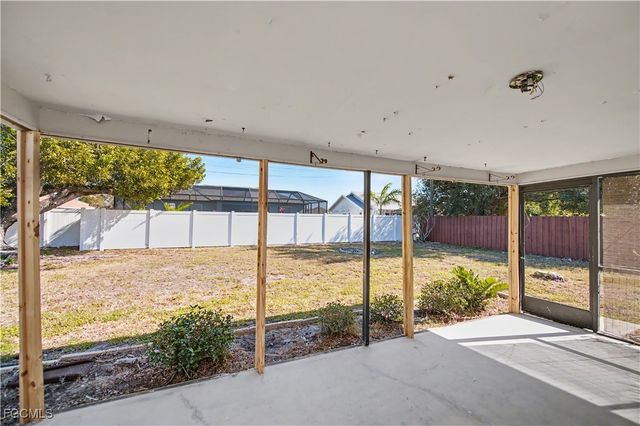 3709 SW 6th PL, Cape Coral, FL 33914