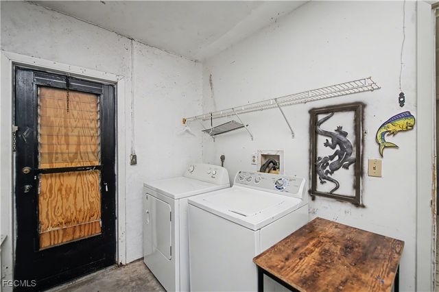 3709 SW 6th PL, Cape Coral, FL 33914