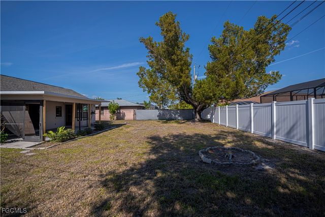 3709 SW 6th PL, Cape Coral, FL 33914