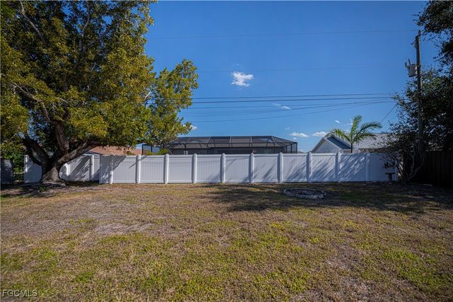 3709 SW 6th PL, Cape Coral, FL 33914