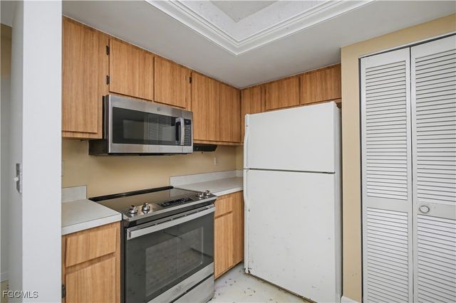 3709 SW 6th PL, Cape Coral, FL 33914