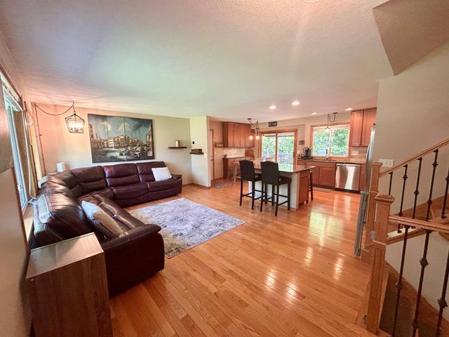 15220 Ironwood Court, Eden Prairie, MN 55346