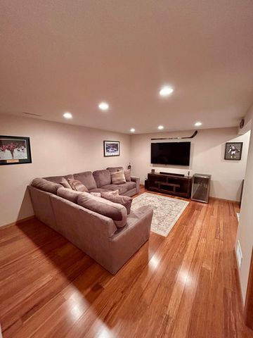 15220 Ironwood Court, Eden Prairie, MN 55346