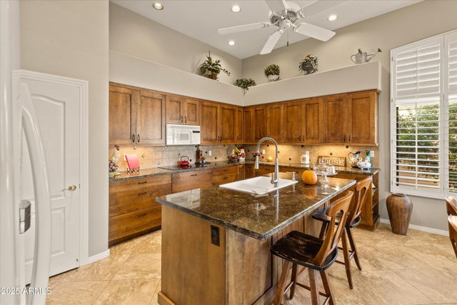 8201 E KALIL Drive, Scottsdale, AZ 85260