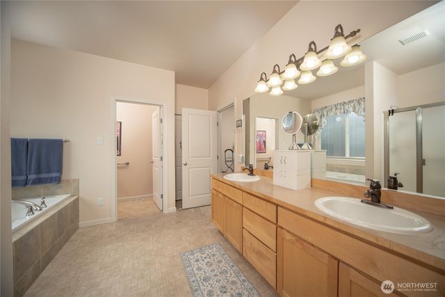 1611 E Canterbury Drive, Ellensburg, WA 98926