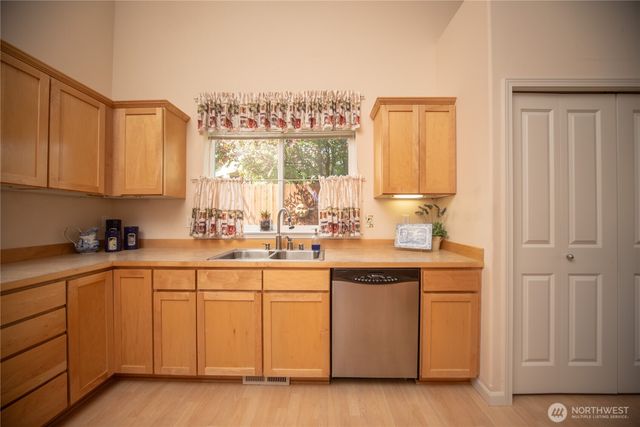 1611 E Canterbury Drive, Ellensburg, WA 98926