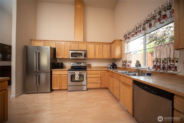 1611 E Canterbury Drive, Ellensburg, WA 98926