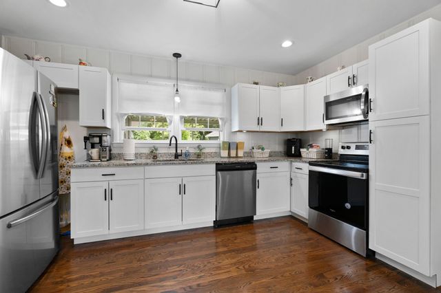 1015 Glenwood Dr, Murfreesboro, TN 37129