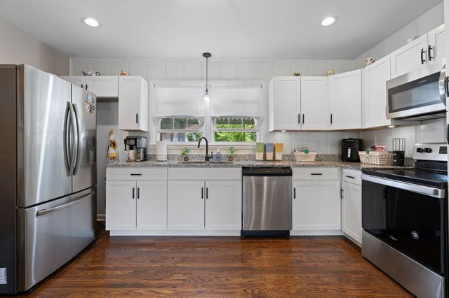 1015 Glenwood Dr, Murfreesboro, TN 37129