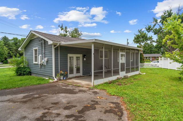 1015 Glenwood Dr, Murfreesboro, TN 37129