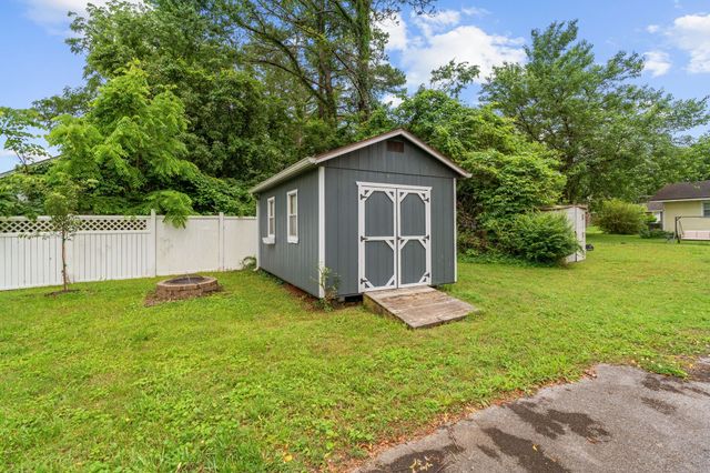 1015 Glenwood Dr, Murfreesboro, TN 37129