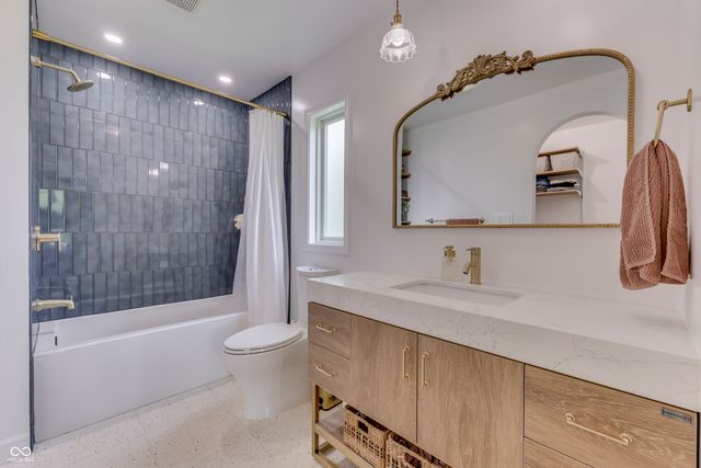 1005 N Center Drive, Indianapolis, IN 46224