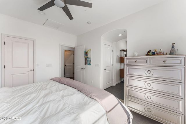 18650 N THOMPSON PEAK Parkway 2074, Scottsdale, AZ 85255