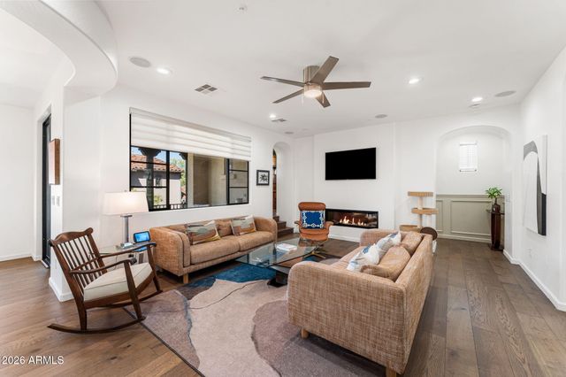 18650 N THOMPSON PEAK Parkway 2074, Scottsdale, AZ 85255