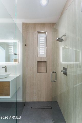 18650 N THOMPSON PEAK Parkway 2074, Scottsdale, AZ 85255