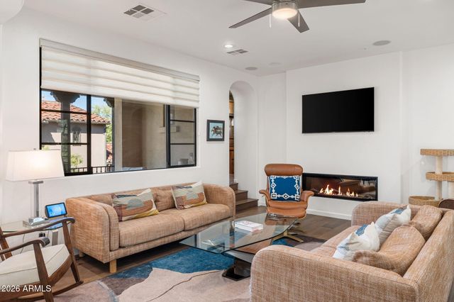 18650 N THOMPSON PEAK Parkway 2074, Scottsdale, AZ 85255