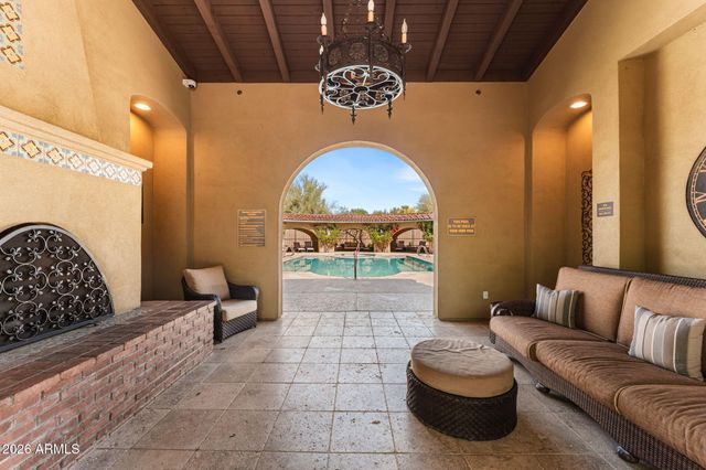 18650 N THOMPSON PEAK Parkway 2074, Scottsdale, AZ 85255