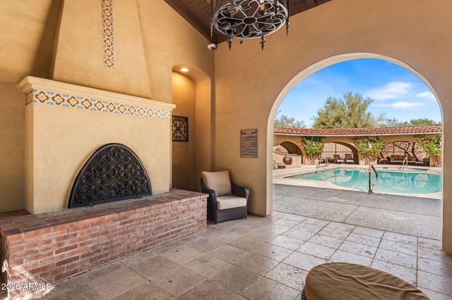 18650 N THOMPSON PEAK Parkway 2074, Scottsdale, AZ 85255