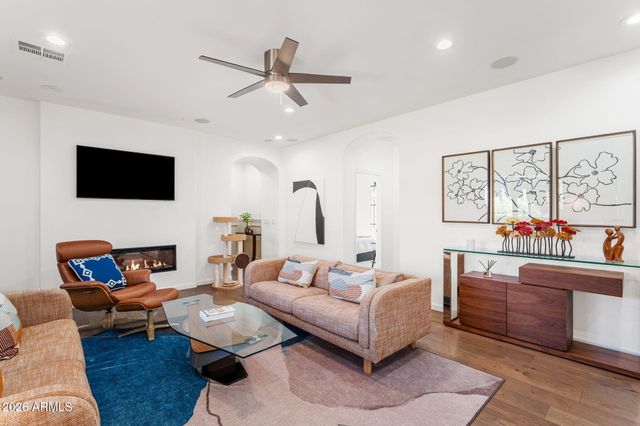 18650 N THOMPSON PEAK Parkway 2074, Scottsdale, AZ 85255