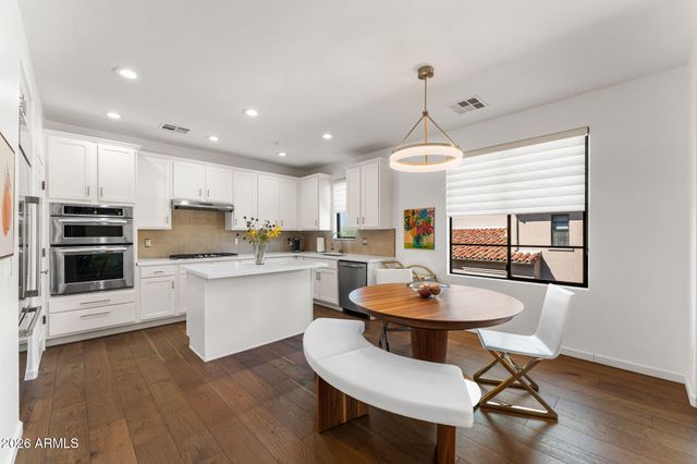 18650 N THOMPSON PEAK Parkway 2074, Scottsdale, AZ 85255