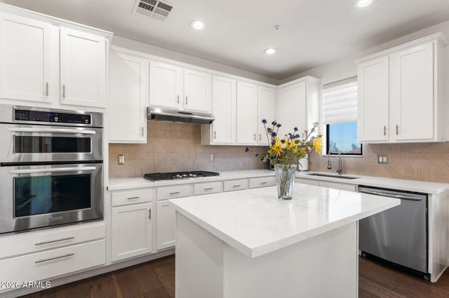 18650 N THOMPSON PEAK Parkway 2074, Scottsdale, AZ 85255