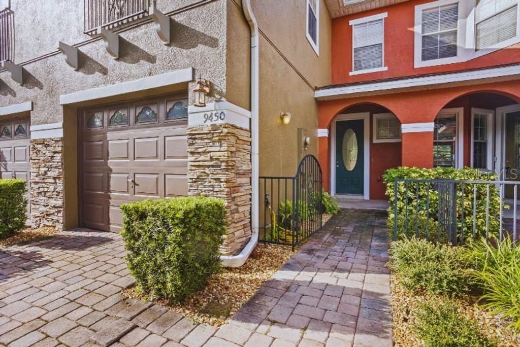 9450 SILVER BUTTONWOOD STREET, Orlando, FL 32832