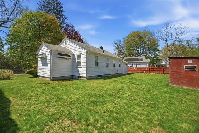15 Rhodes Avenue, East Providence, RI 02915