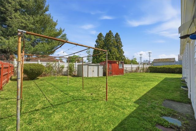 15 Rhodes Avenue, East Providence, RI 02915