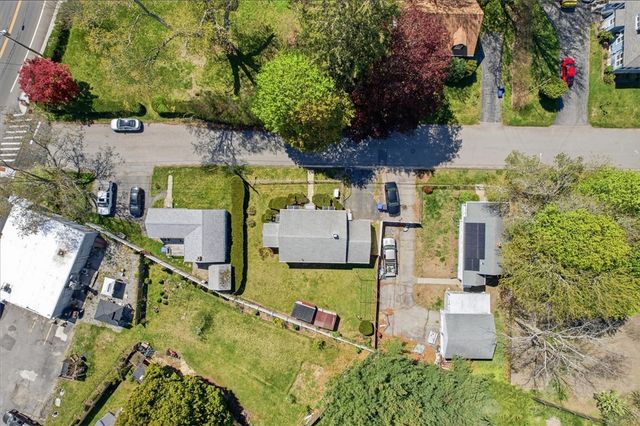 15 Rhodes Avenue, East Providence, RI 02915