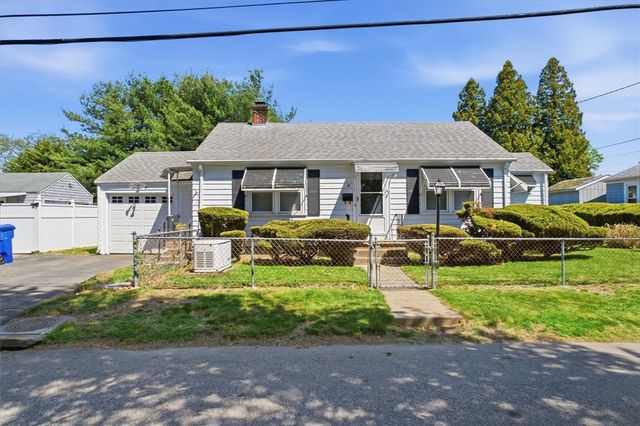 15 Rhodes Avenue, East Providence, RI 02915