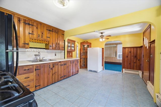 15 Rhodes Avenue, East Providence, RI 02915