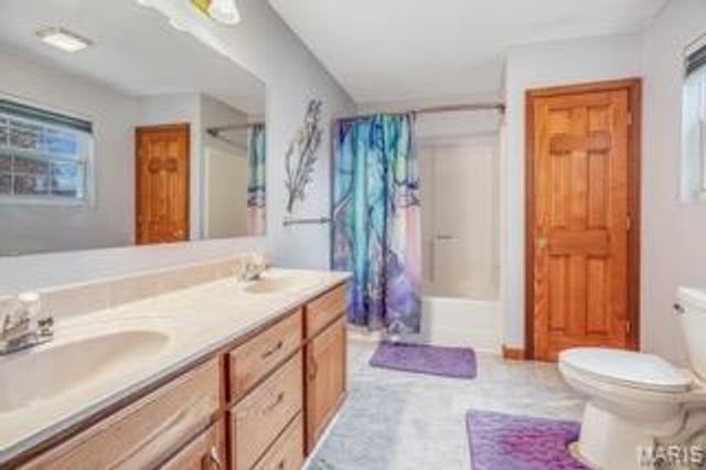 130 Shore Drive, Edwardsville, IL 62025