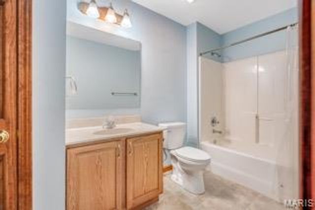 130 Shore Drive, Edwardsville, IL 62025