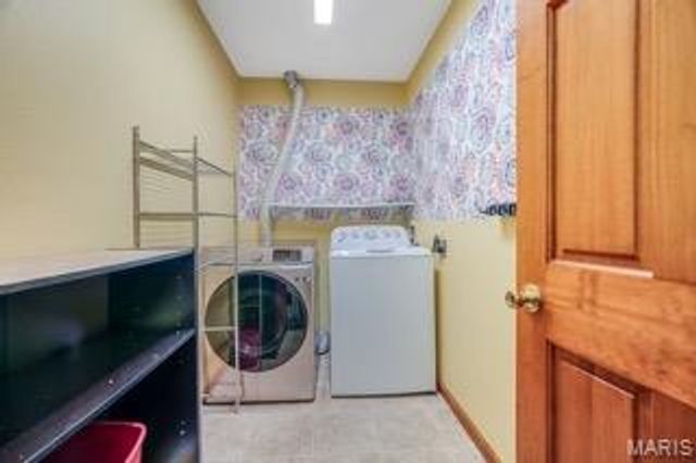 130 Shore Drive, Edwardsville, IL 62025