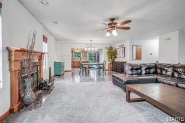130 Shore Drive, Edwardsville, IL 62025