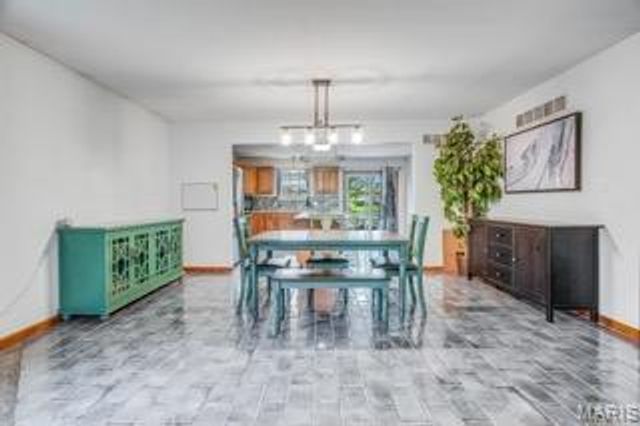 130 Shore Drive, Edwardsville, IL 62025