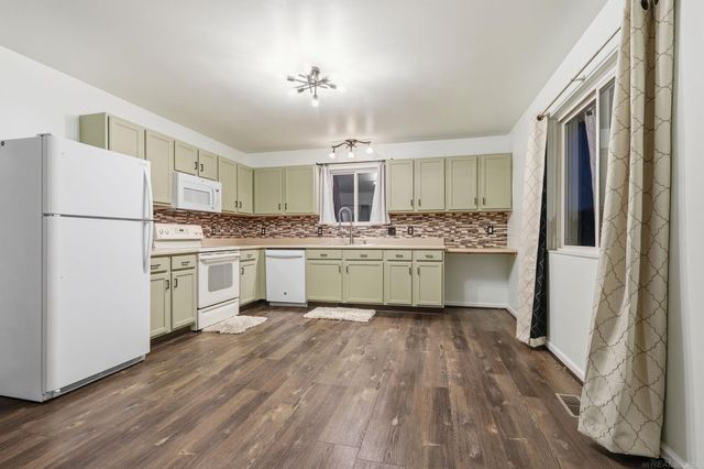 4245 Tristen Avenue, Fort Gratiot, MI 48059