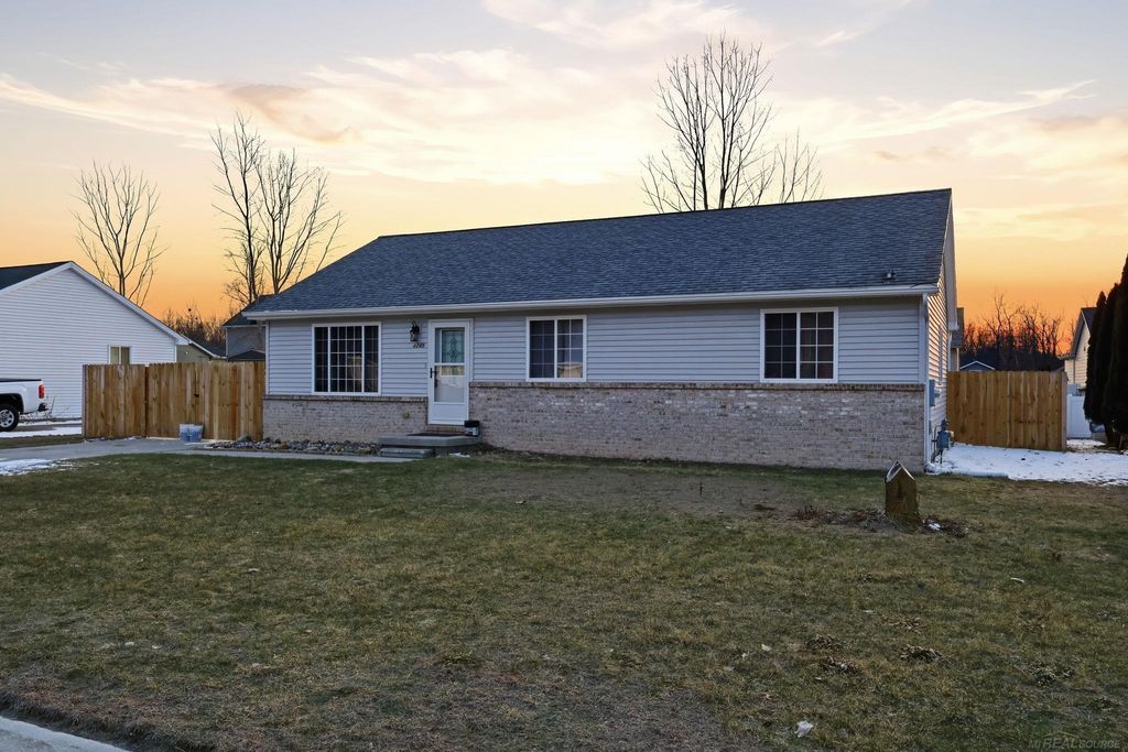 4245 Tristen Avenue, Fort Gratiot, MI 48059