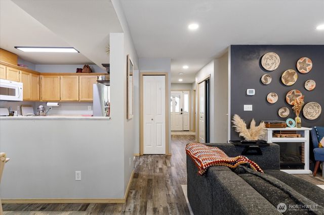 160 NE Melrose Drive, Oak Harbor, WA 98277