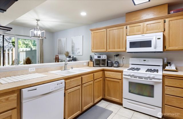 160 NE Melrose Drive, Oak Harbor, WA 98277