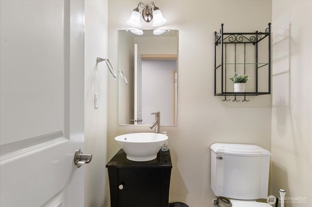 160 NE Melrose Drive, Oak Harbor, WA 98277