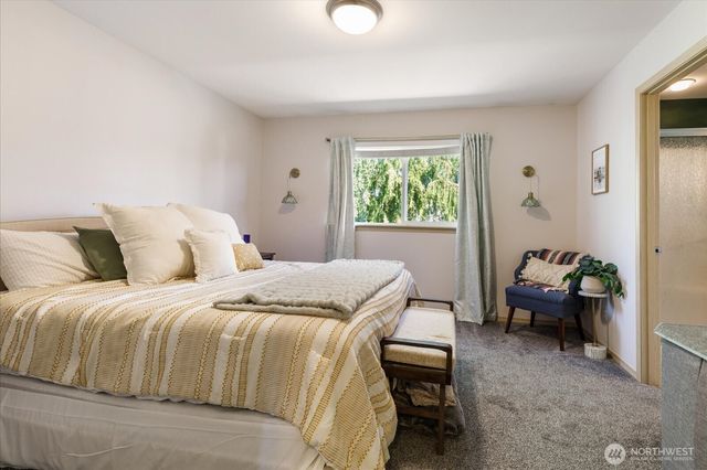 160 NE Melrose Drive, Oak Harbor, WA 98277
