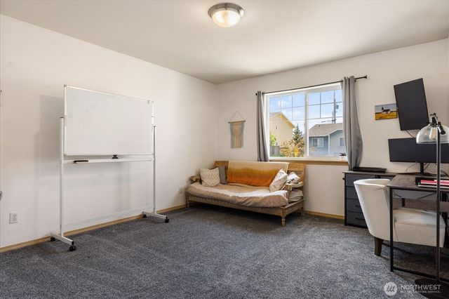 160 NE Melrose Drive, Oak Harbor, WA 98277